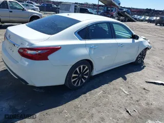 2018 Nissan Altima 2.5 SR with VIN 1N4AL3AP3JC134886, listed as a IAAI auction lot 41806510 with 171,653 mi miles. Bid and sale history available at carsss.com. Image 4.