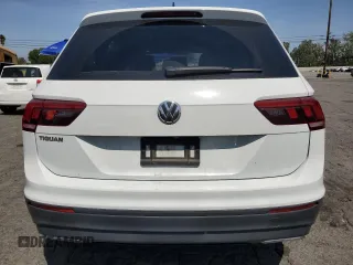 2020 Volkswagen Tiguan S z VIN 3VV1B7AX3LM152439, wystawiony jako Copart lot #53752395 z przebiegiem 48 362 mil mil oraz Szkoda całkowita • Salvage title. Historia ofert i sprzedaży dostępna na DreamBid. Obrazek 6.
