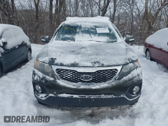 2013 Kia Sorento EX with VIN 5XYKU4A2XDG318700, listed as a IAAI auction lot 41258392 with 135,496 mi miles and . Bid and sale history available at carsss.com. Image 6.