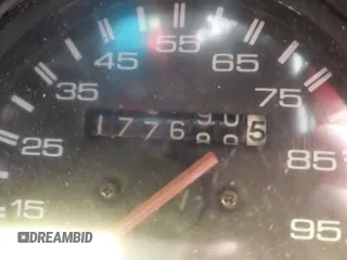 1990 Isuzu Trooper z VIN JACCH58R0L8900522, wystawiony jako IAAI lot #41642808 z przebiegiem 177 690 mil mil oraz . Historia ofert i sprzedaży dostępna na DreamBid. Obrazek 7.