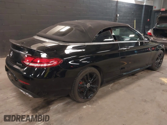 2019 Mercedes-Benz C 300 с VIN WDDWK8EB7KF779240, выставлен на аукционе IAAI как лот 42093433 с пробегом 74 967 миль миль и . История ставок и продаж доступна на DreamBid. Изображение 4.