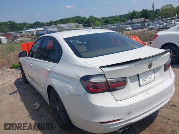 2013 BMW 3 Series 328i с VIN WBA3A5G52DNP23542, выставлен на аукционе IAAI как лот 42599708 с пробегом 169 081 миль миль и . История ставок и продаж доступна на DreamBid. Изображение 3.