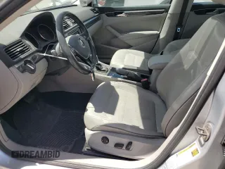 2017 Volkswagen Passat SE z VIN 1VWBT7A35HC026330, wystawiony jako Copart lot #57322535 z przebiegiem 91 602 mil mil oraz Szkoda całkowita • Salvage title. Historia ofert i sprzedaży dostępna na DreamBid. Obrazek 7.