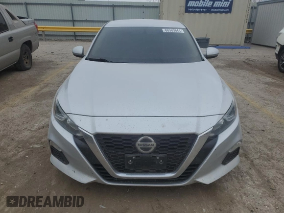2019 Nissan Altima 2.5 S with VIN 1N4BL4BV2KC239752, listed as a Copart auction lot 86565644 with 182,447 mi miles and Salvage Title. Bid and sale history available at carsss.com. Image 5.