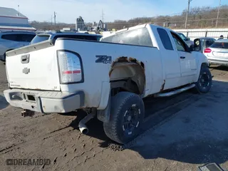 2009 Chevrolet Silverado 1500 LT with VIN 1GCEK29029Z141921, listed as a IAAI auction lot 41449735 with 0 mi miles. Bid and sale history available at carsss.com. Image 4.