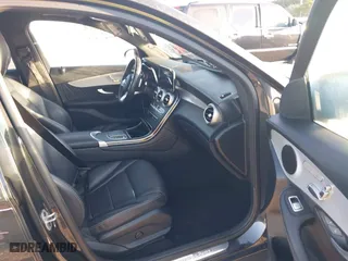 2022 Mercedes-Benz GLC with VIN W1N0G8DB8NV334589, listed as a IAAI auction lot 41521001 with 48,764 mi miles. Bid and sale history available at carsss.com. Image 5.