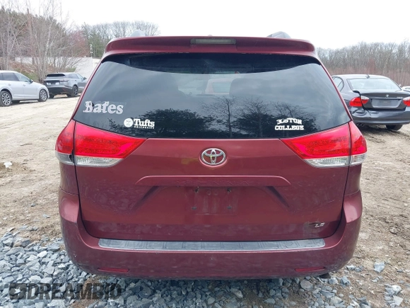 2011 Toyota Sienna LE AAS with VIN 5TDKK3DC3BS034894, listed as a IAAI auction lot 41983614 with 217,308 mi miles. Bid and sale history available at carsss.com. Image 17.