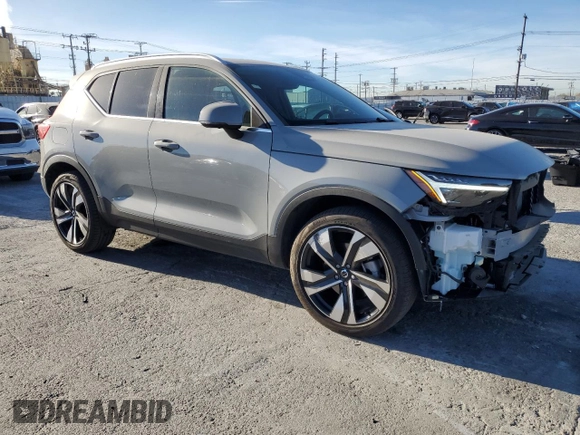 2024 Volvo XC40 Plus Bright Theme с VIN YV4L12UE4R2293380, выставлен на аукционе Copart как лот 87645985 с пробегом 12 288 миль миль и Списание • Salvage title. История ставок и продаж доступна на DreamBid. Изображение 4.