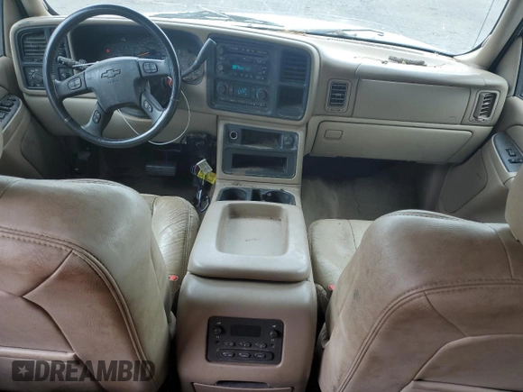 2004 Chevrolet Suburban LT with VIN 1GNFK16Z94J130902, listed as a Copart auction lot 68551464 with 253,835 mi miles and Salvage Title. Bid and sale history available at carsss.com. Image 8.