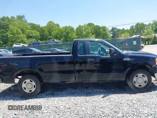 2006 Ford F-150 XL z VIN 1FTRF12266NA93922, wystawiony jako IAAI lot #42297444 z przebiegiem 189 094 mil mil oraz . Historia ofert i sprzedaży dostępna na DreamBid. Obrazek 13.
