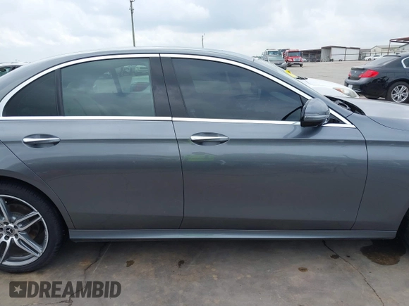 2019 Mercedes-Benz E 300 with VIN WDDZF4KB4KA489825, listed as a IAAI auction lot 41878228 with 55,029 mi miles and . Bid and sale history available at DreamBid. Image 14.
