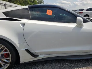 2016 Chevrolet Corvette Z06 3LZ z VIN 1G1YU2D63G5600213, wystawiony jako Copart lot #55493685 z przebiegiem Nie podano mil oraz Nie do naprawy • Non repairable. Historia ofert i sprzedaży dostępna na DreamBid. Obrazek 10.