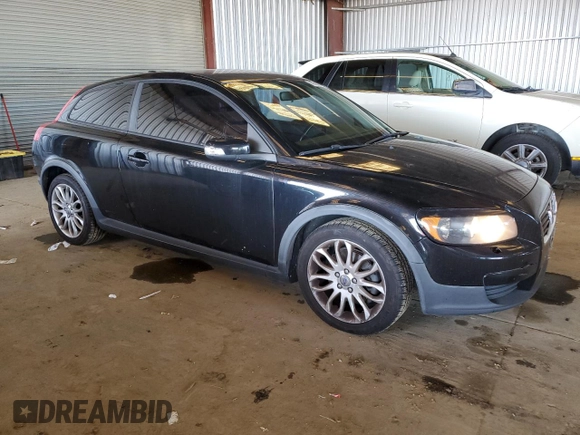 2009 Volvo C30 z VIN YV1MK672092144360, wystawiony jako Copart lot #49688415 z przebiegiem 142 631 mil mil oraz Szkoda całkowita • Salvage title. Historia ofert i sprzedaży dostępna na DreamBid. Obrazek 4.