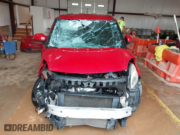 2015 FIAT 500L Easy z VIN ZFBCFABH4FZ031733, wystawiony jako IAAI lot #40058070 z przebiegiem 79 801 mil mil oraz . Historia ofert i sprzedaży dostępna na DreamBid. Obrazek 13.