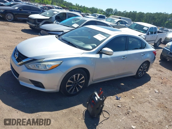 2017 Nissan Altima 2.5 SV with VIN 1N4AL3APXHC262634, listed as a IAAI auction lot 39251600 with 193,110 mi miles. Bid and sale history available at carsss.com. Image 2.