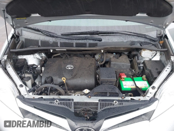 2020 Toyota Sienna LE Auto Access Seat z VIN 5TDKZ3DC2LS053563, wystawiony jako IAAI lot #41592409 z przebiegiem 55 128 mil mil oraz . Historia ofert i sprzedaży dostępna na DreamBid. Obrazek 10.