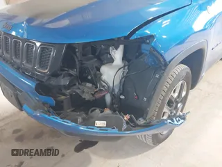 2018 Jeep Compass Trailhawk with VIN 3C4NJDDB3JT234529, listed as a IAAI auction lot 41973123 with 173,559 mi miles and . Bid and sale history available at DreamBid. Image 17.
