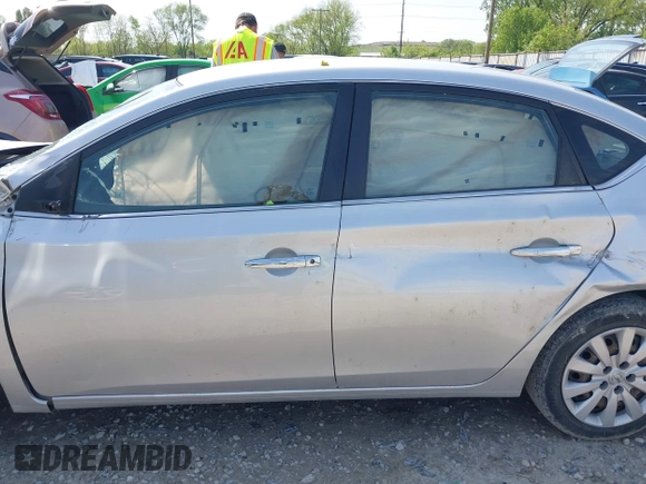 2017 Nissan Sentra SR z VIN 3N1AB7AP4HY303578, wystawiony jako IAAI lot #42151668 z przebiegiem 75 885 mil mil oraz . Historia ofert i sprzedaży dostępna na DreamBid. Obrazek 14.