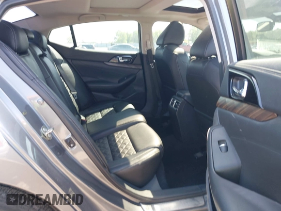 2016 Nissan Maxima SV with VIN 1N4AA6AP9GC421214, listed as a IAAI auction lot 41962643 with 62,505 mi miles and . Bid and sale history available at carsss.com. Image 8.