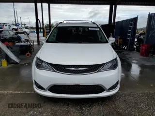 2017 Chrysler Pacifica Touring L z VIN 2C4RC1BG0HR642766, wystawiony jako Copart lot #56853675 z przebiegiem 142 174 mil mil oraz Czysty tytuł • Clean title. Historia ofert i sprzedaży dostępna na DreamBid. Obrazek 5.