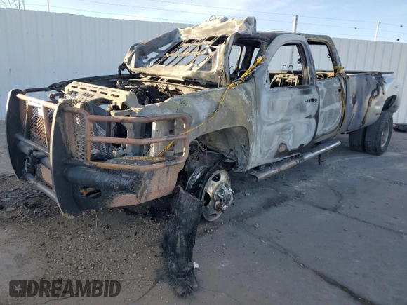 2014 Chevrolet Silverado 3500HD LTZ z VIN 1GC4K1C85EF117886, wystawiony jako Copart lot #50404755 z przebiegiem Nie podano mil oraz Nie do naprawy • Non repairable. Historia ofert i sprzedaży dostępna na DreamBid. Obrazek 1.
