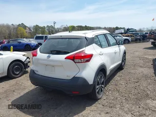 2019 Nissan Kicks S with VIN 3N1CP5CU3KL484582, listed as a IAAI auction lot 42087860 with 136,853 mi miles and . Bid and sale history available at carsss.com. Image 4.