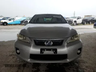 2013 Lexus CT 200h z VIN JTHKD5BH2D2127550, wystawiony jako Copart lot #53792035 z przebiegiem 196 246 mil mil oraz Tytuł czysty. Historia ofert i sprzedaży dostępna na DreamBid. Obrazek 5.
