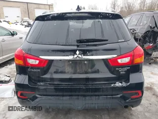 2018 Mitsubishi Outlander SEL z VIN JA4AR4AW3JU003581, wystawiony jako IAAI lot #41649517 z przebiegiem 133 160 mil mil oraz . Historia ofert i sprzedaży dostępna na DreamBid. Obrazek 16.
