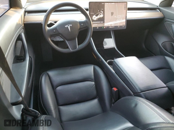 2019 Tesla Model 3 Mid Range z VIN 5YJ3E1EA1KF434552, wystawiony jako Copart lot #48161785 z przebiegiem 57 558 mil mil oraz Tytuł czysty. Historia ofert i sprzedaży dostępna na DreamBid. Obrazek 8.
