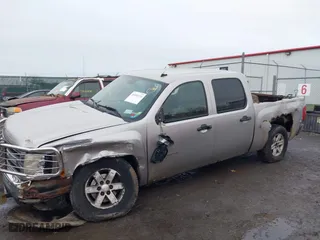 2007 Chevrolet Silverado 1500 LS with VIN 2GCEK13C071562250, listed as a IAAI auction lot 41093124 with 210,192 mi miles. Bid and sale history available at carsss.com. Image 6.