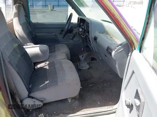 1992 Ford Ranger XL with VIN 1FTCR10U4NTA20768, listed as a IAAI auction lot 39459929 with 142 mi miles and . Bid and sale history available at DreamBid. Image 5.