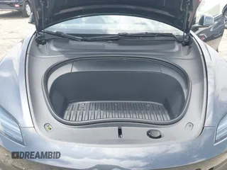 2024 Tesla Model 3 z VIN 5YJ3E1EAXRF754866, wystawiony jako IAAI lot #42082242 z przebiegiem 7 754 mil mil oraz . Historia ofert i sprzedaży dostępna na DreamBid. Obrazek 10.