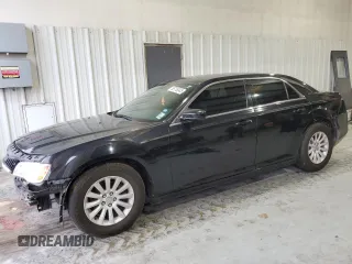 2013 Chrysler 300 z VIN 2C3CCAAG8DH727074, wystawiony jako Copart lot #55718345 z przebiegiem 92 228 mil mil oraz Szkoda całkowita • Salvage title. Historia ofert i sprzedaży dostępna na DreamBid. Obrazek 1.