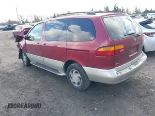 2000 Toyota Sienna LE with VIN 4T3ZF13C5YU294262, listed as a IAAI auction lot 41954350 with 1 mi miles. Bid and sale history available at carsss.com. Image 3.