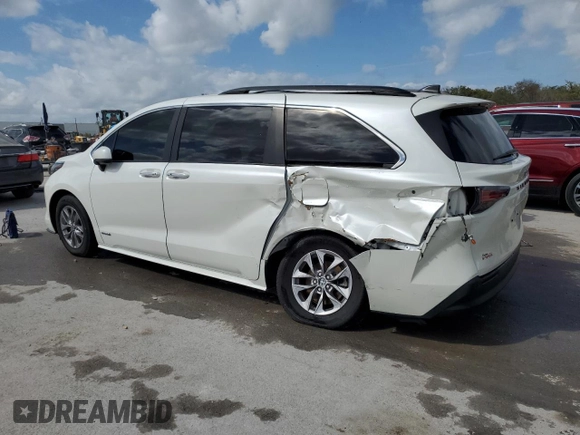 2021 Toyota Sienna XLE with VIN 5TDYRKEC0MS061455, listed as a Copart auction lot 47633565 with 64,782 mi miles and Salvage Title. Bid and sale history available at carsss.com. Image 2.