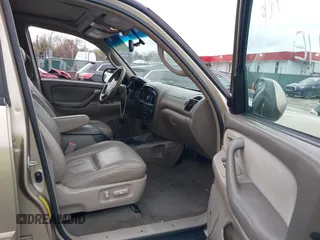 2006 Toyota Sequoia SR5 with VIN 5TDBT44A36S259629, listed as a IAAI auction lot 41887926 with 170,072 mi miles and . Bid and sale history available at DreamBid. Image 5.