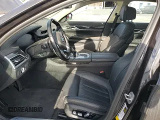 2022 BMW 7 Series 740i z VIN WBA7T2C02NCG97528, wystawiony jako Copart lot #80687204 z przebiegiem 28 387 mil mil oraz Szkoda całkowita • Salvage title. Historia ofert i sprzedaży dostępna na DreamBid. Obrazek 7.