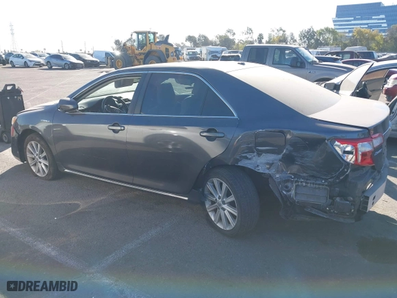2014 Toyota Camry Hybrid LE with VIN 4T1BD1FK5EU106743, listed as a IAAI auction lot 41323019 with 84,511 mi miles. Bid and sale history available at carsss.com. Image 15.