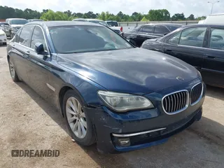 2013 BMW 7 Series 740Li z VIN WBAYE4C55DDW22768, wystawiony jako IAAI lot #42534005 z przebiegiem 156 042 mil mil oraz . Historia ofert i sprzedaży dostępna na DreamBid. Obrazek 1.