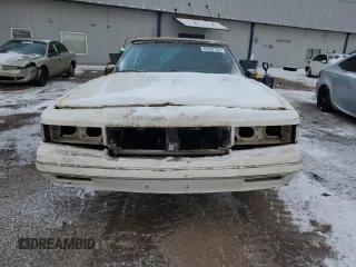 1983 Chevrolet Monte Carlo z VIN 1G1AZ37H5DR175751, wystawiony jako Copart lot #45337105 z przebiegiem 360 000 mil mil oraz Szkody całkowita. Historia ofert i sprzedaży dostępna na DreamBid. Obrazek 5.