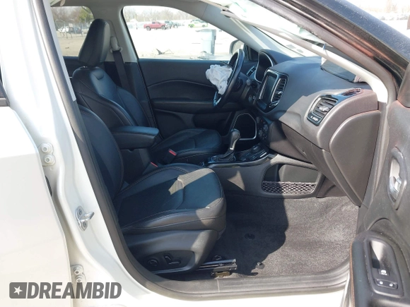 2020 Jeep Compass Limited with VIN 3C4NJDCB8LT101334, listed as a IAAI auction lot 41781815 with 44,144 mi miles. Bid and sale history available at carsss.com. Image 5.