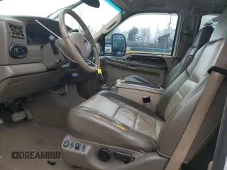 2003 Ford Excursion Eddie Bauer z VIN 1FMNU45S03EB44047, wystawiony jako Copart lot #47495395 z przebiegiem 178 415 mil mil oraz Szkoda całkowita • Salvage title. Historia ofert i sprzedaży dostępna na DreamBid. Obrazek 7.