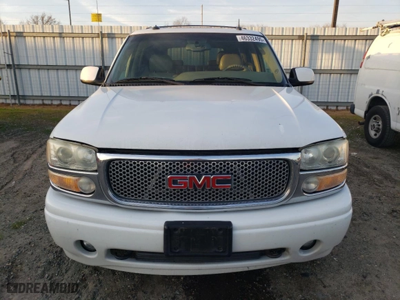 2003 GMC Yukon Denali with VIN 1GKEK63U23J340495, listed as a Copart auction lot 46332495 with 217,873 mi miles and Salvage Title. Bid and sale history available at carsss.com. Image 5.