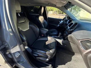 2021 Jeep Cherokee Latitude Plus z VIN 1C4PJMLB5MD109942, wystawiony jako Copart lot #66739905 z przebiegiem 20 197 mil mil oraz Czysty tytuł • Clean title. Historia ofert i sprzedaży dostępna na DreamBid. Obrazek 5.
