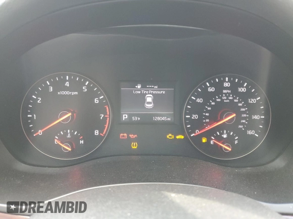 2017 Kia Cadenza Premium with VIN KNALB4J18H5066345, listed as a Copart auction lot 83496164 with 128,045 mi miles and Clean Title. Bid and sale history available at carsss.com. Image 9.