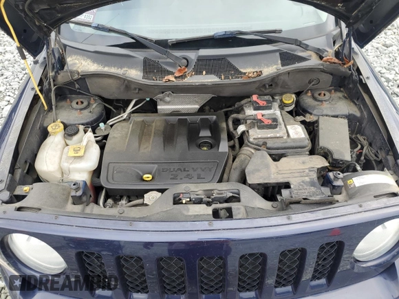 2013 Jeep Patriot Latitude z VIN 1C4NJRFB9DD274778, wystawiony jako Copart lot #58672365 z przebiegiem 125 246 mil mil oraz Czysty tytuł • Clean title. Historia ofert i sprzedaży dostępna na DreamBid. Obrazek 12.