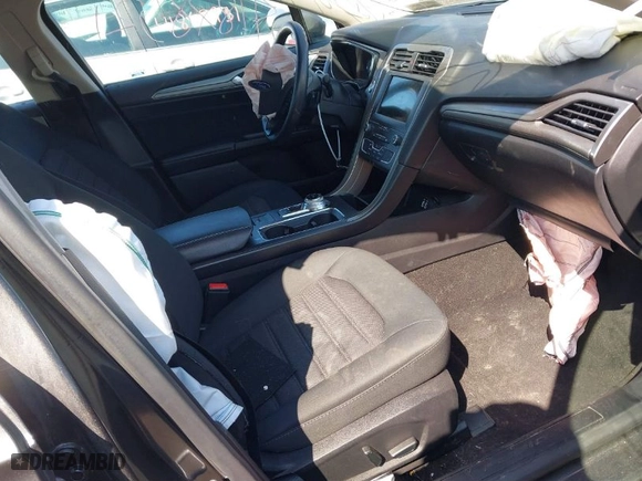 2019 Ford Fusion SE with VIN 3FA6P0HD0KR245435, listed as a IAAI auction lot 41878521 with 62,221 mi miles. Bid and sale history available at carsss.com. Image 5.