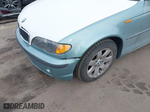 2003 BMW 3 Series 325i with VIN WBAAZ334X3PH34084, listed as a IAAI auction lot 41492157 with 149,254 mi miles. Bid and sale history available at carsss.com. Image 6.