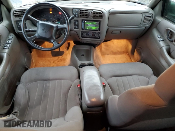 2004 Chevrolet Blazer LS z VIN 1GNDT13X34K148670, wystawiony jako Copart lot #44439845 z przebiegiem 196 344 mil mil oraz Czysty tytuł • Clean title. Historia ofert i sprzedaży dostępna na DreamBid. Obrazek 8.