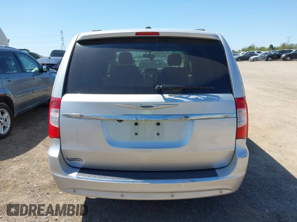 2011 Chrysler Town & Country Touring L z VIN 2A4RR8DG6BR704208, wystawiony jako IAAI lot #42226467 z przebiegiem 106 053 mil mil oraz . Historia ofert i sprzedaży dostępna na DreamBid. Obrazek 17.